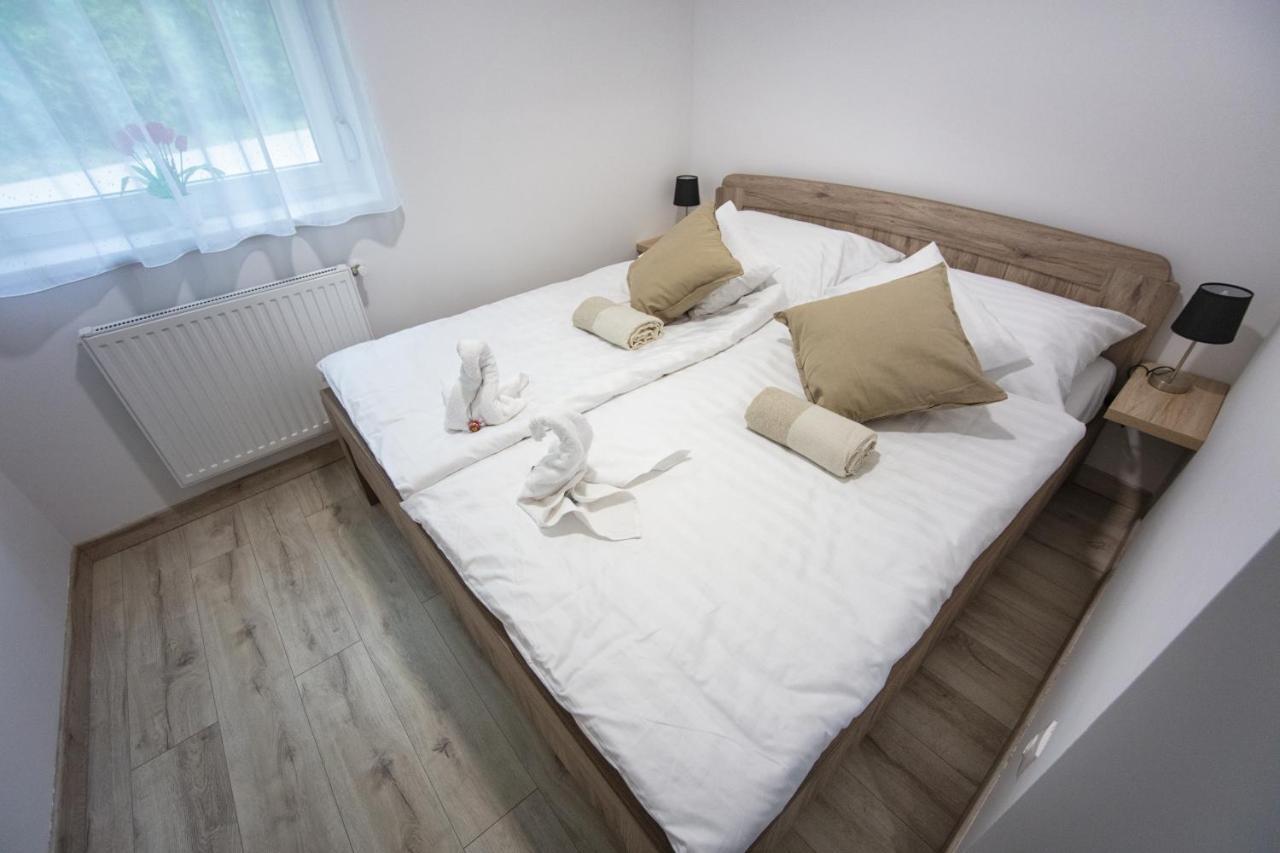 Forest Luxory Ii. Apartman Sarvar Bagian luar foto